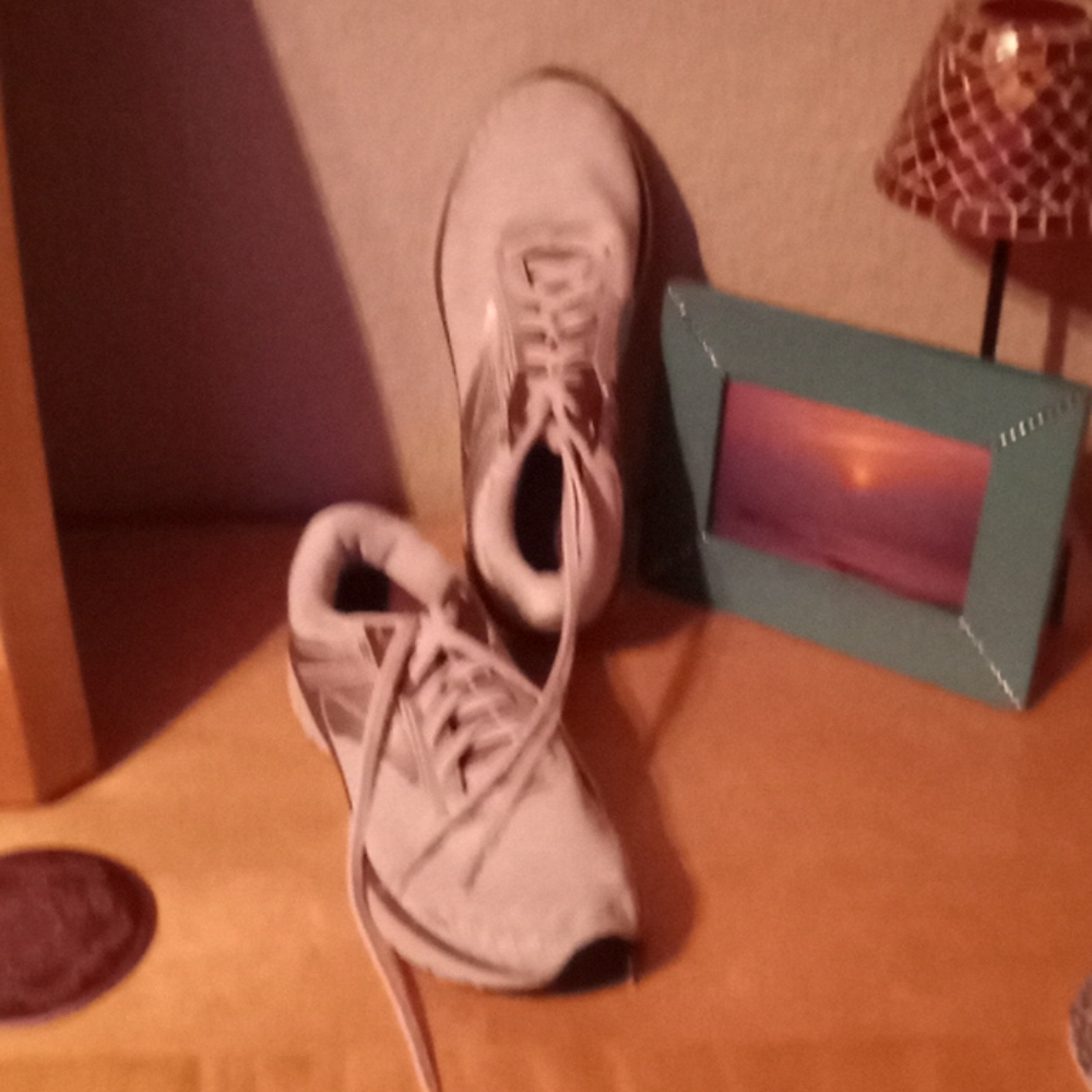 Brooks Adrenaline GTS 18 Running Shoes Women’s 9.5 - Picture 12 of 14